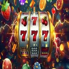 Filipino player submitting a ph 15 withdrawal request on a smartphone